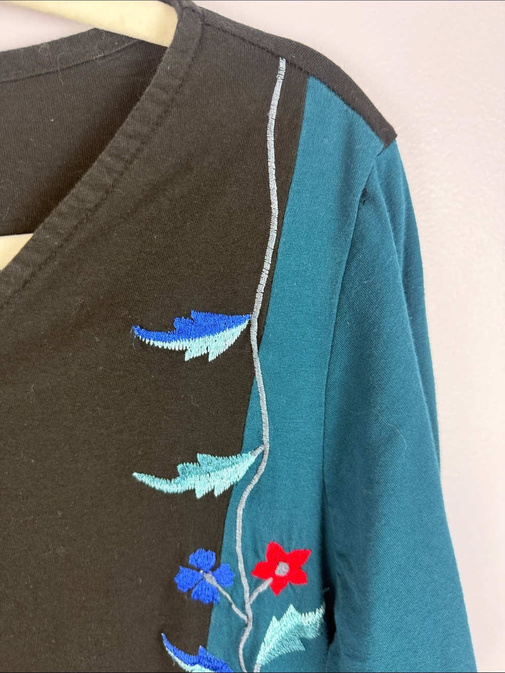 Leopards & Roses Cotton Embroidered Colorblock Asymmetric Long Sleeve Top L - Picture 7 of 15